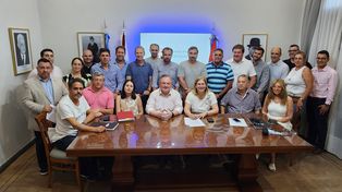Referentes partidarios de Unidos para Cambiar Santa Fe rubricaron el armado de la alianza electoral.&nbsp;