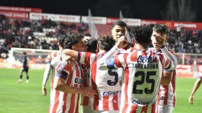 Unión pidió adelantar su partido ante Instituto por el Torneo Diego Barisone