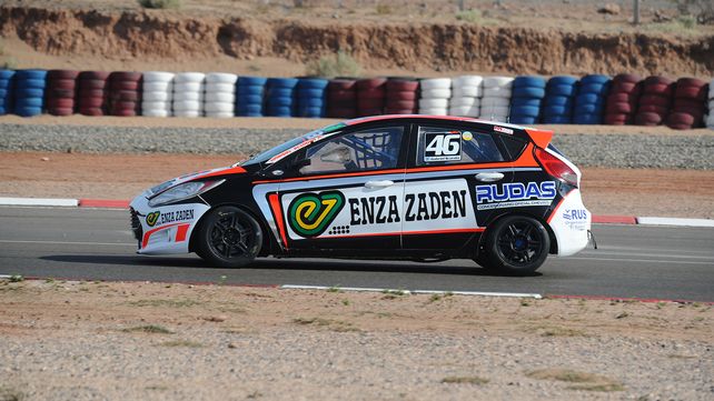 El concordiense Gabriel Scordia clasificará hoy en la Histórica con su Ford Fiesta Kinetic.