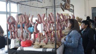 Miles de personas recorren lo stands y puestos de comida de Sabores de Paraná, en una jornada de temperaturas agradables y sol pleno.