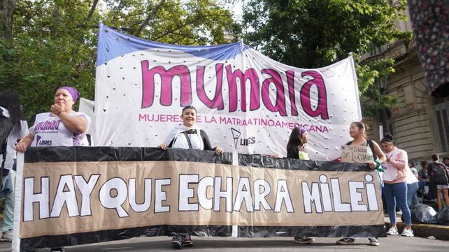 8M: Rosario marchó en rechazo de la violencia machista y las políticas de Milei