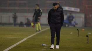 Carlos Tevez no le encuentra la vuelta al equipo, aunque tampoco cuenta con demasiadas armas para sacar a Central del fondo. (Foto: LA CAPITAL/Leonardo Vincenti)&nbsp;
