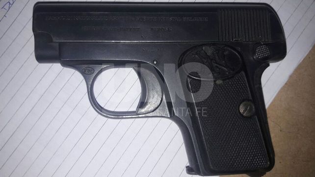 Detuvieron durante un chequeo policial a un hombre armado con una pistola