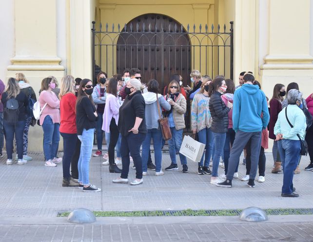 Imputaron al docente de abuso sexual y hubo manifestaciones de sus compañeros