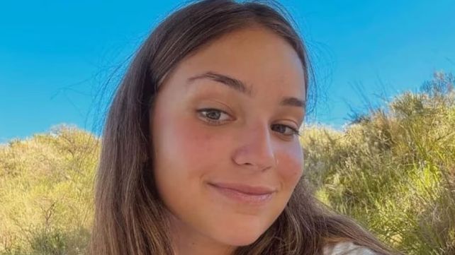 Catalina Gutiérrez de 21 años estaba desaparecida. Encontraron su cuerpo en un auto. Detuvieron a un amigo que la acosaba