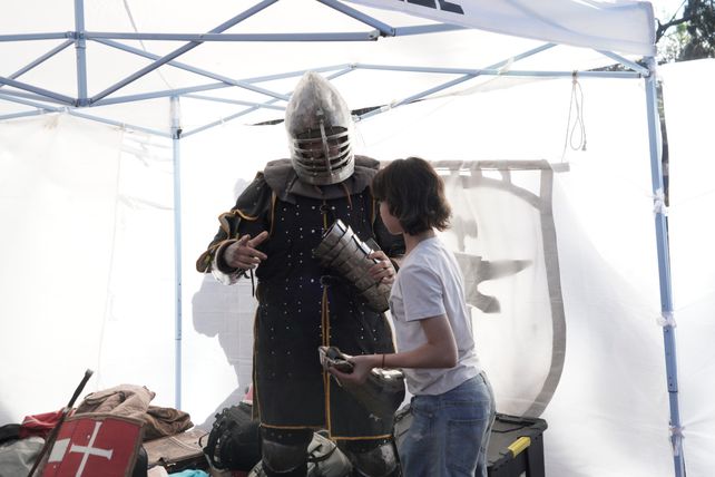 Armaduras, arquería y un viaje al tiempo medieval desde Villa Hortensia