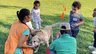 Zooterapia. La médica veterinaria Andrea Ríos fue la promotora de la llevar adelante la iniciativa de terapia asistida con animales.