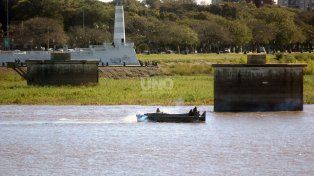 Luego de un mes y medio de trabajo, finalizarán las tareas del Ejército para la remoción del embalsado de la Laguna Setúbal.
