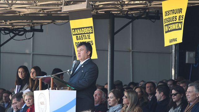 Una protesta de Greenpeace se coló en el palco oficial