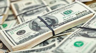 Subas en el dólar: el blue y el oficial lideraron los aumentos