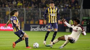 Malcorra y Mauricio Martínez le ponen ganas en el partido que marcó la despedida de Central del Gigante en semestre.
