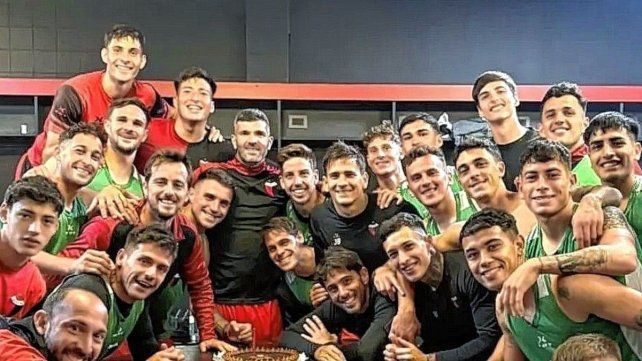 El goleador de Colón, lleno de mimos en un día especial El goleador de Colón, lleno de mimos en un día especial