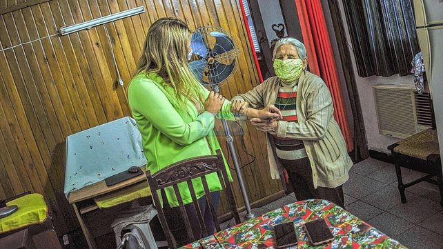 Doña Paula quiere volver a hacer el milagro en la cancha de Patronato