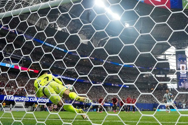 Leo Messi le dio fuerte