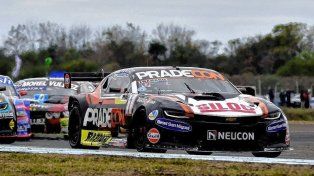 El piloto de Chevrolet Camaro se llevó la primera pole en la era de la nueva generación para la marca del moño.