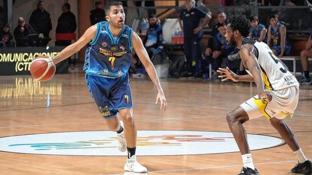 Unión festejó la caída de Comunicaciones ante Zárate Basket