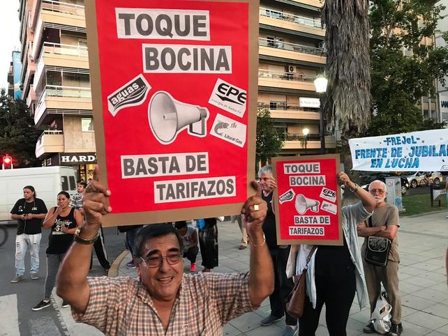 Otro ruidazo en Rosario contra los aumentos de tarifas