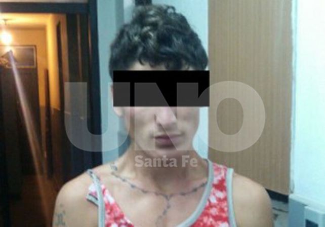 Detenido. La policía bonaerense detuvo al muchacho por averiguación de antecedentes. Fue llevado a la dependencia policial y ahí se dio aviso a la Fiscalía de Homicidios santafesina.