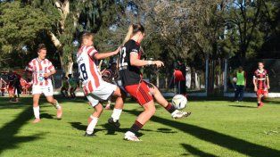 Unión perdió ante River y dejó atrás su racha positiva en el Clausura femenino