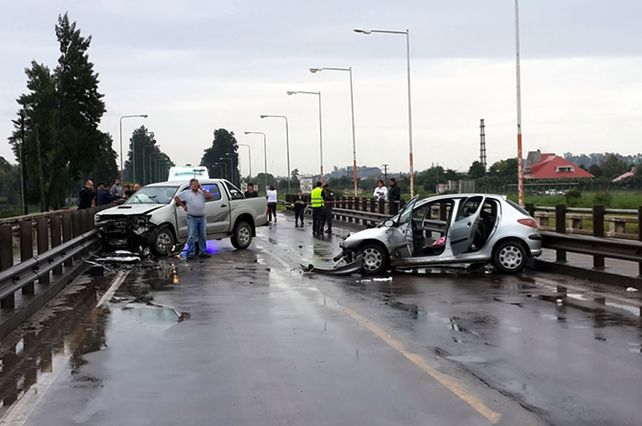 Terrible accidente en el Puente sobre el Arroyo El Rey entre Reconquista y Avellaneda
