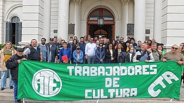 Trabajadores nucleados en ATE concentraron en Casa de Gobierno y Plaza 1 de Mayo.