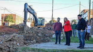 Rosario Romero recorrió una obra clave para el saneamiento del arroyo La Horqueta.