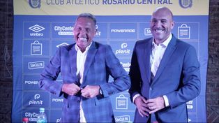 Miguel Russo y Gonzalo Belloso, el día de la presentación de Miguel, en su último paso por el club de Arroyito.
