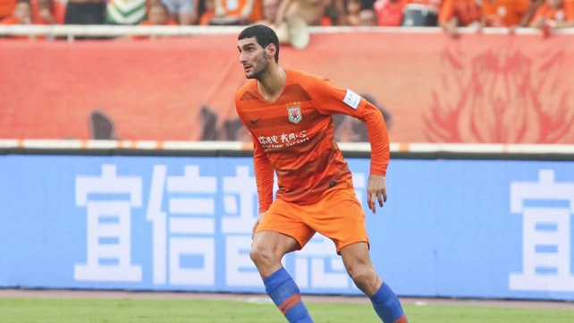 Fellaini dio positivo por coronavirus