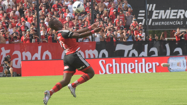 Luis Advíncula jugó en el equipo de Newell's que conducía Diego Osella.