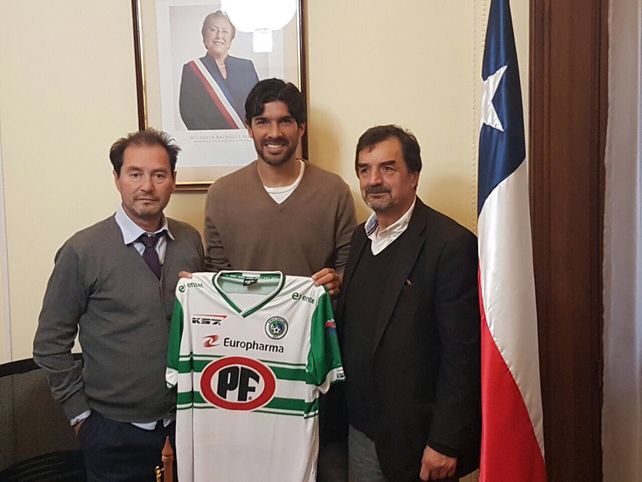 El Loco Abreu entró en la historia del fútbol mundial