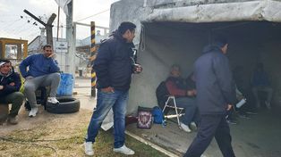 Gualeguaychú: despedidos acampan frente a la fábrica Resyder