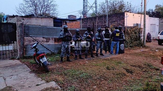 Obligó a un menor a que mate a balazos a un joven y lo apresaron en Recreo