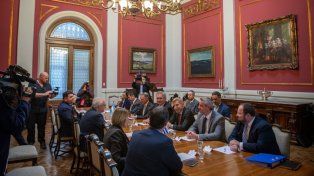 Avanzan las gestiones para analizar alternativas de localización de la refinería en Paysandú.
