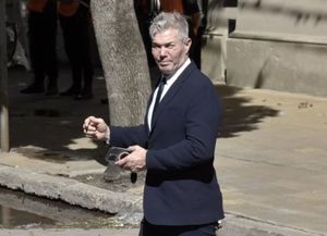 Hoy se fisuró el pacto de silencio, dijo Burlando sobre la breve declaración de Luciano Pertossi