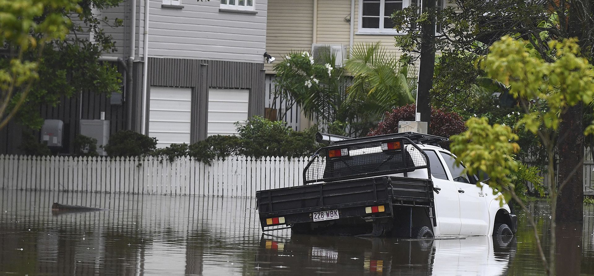 Un vehículo se ve en una zona inundada de Oxley, un suburbio de Brisbane, Australia, el lunes 10 de marzo de 2025. (Jono Searle/AAP Image via AP) Un vehículo se ve en una zona inundada de Oxley, un suburbio de Brisbane, Australia, el lunes 10 de marzo de 2025. (Jono Searle/AAP Image via AP)