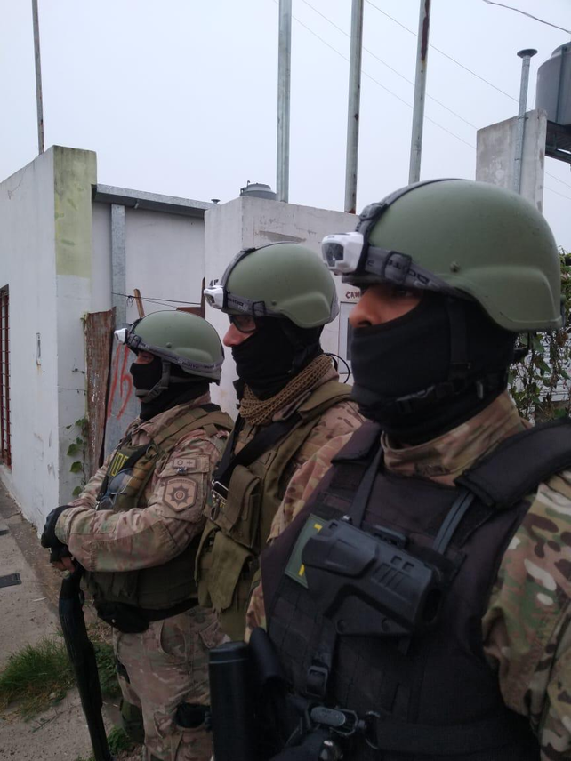 Los allanamientos fueron realizados por la Tropa de Operaciones Especiales y la Agencia de Investigaci&oacute;n Criminal.&nbsp;