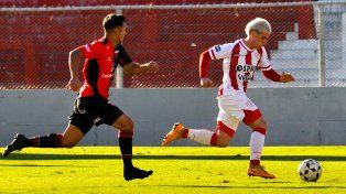 El clásico liguista entre Colón y Unión se juega en la autopista con público de ambas hinchadas.