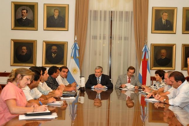 La Provincia concretó la oferta de un aumento del 22% a los docentes