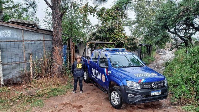 Allanamientos simultáneos en barrio Varadero Sarsotti por la búsqueda de Mónica Aquino.&nbsp; 