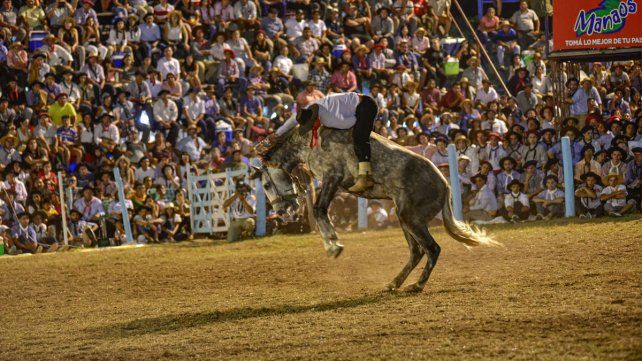 Festival de Jineteada y Folclore: Se suspendió la segunda noche