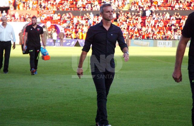 Pablo Lavallén reconoció que si hubiese sido campeón con Colón se hubiese alejado.
