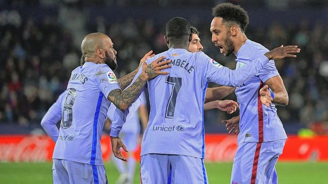 Barcelona ganó sobre la hora a Levante y está 2º en España