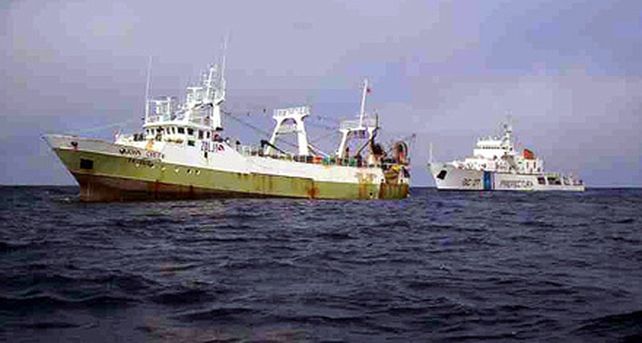 Inglaterra, muy preocupada por el bloqueo a barcos que van a Malvinas