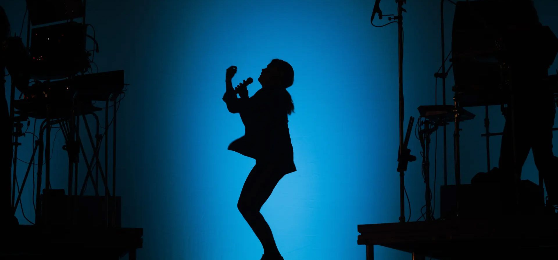 El cantante francés Zaho de Sagazan actúa en el escenario Vega durante la 47ª edición del festival Paléo. Se esperan más de 250.000 visitantes durante el festival, Nyon, Suiza. Fotografía: Valentin Flauraud/EPA El cantante francés Zaho de Sagazan actúa en el escenario Vega durante la 47ª edición del festival Paléo. Se esperan más de 250.000 visitantes durante el festival, Nyon, Suiza. Fotografía: Valentin Flauraud/EPA