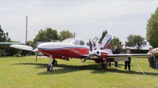 El gobierno de Santa Fe tomó posesión de un avión Cessna 402A en octubre de 2025, tras un operativo en un campo de María Grande, provincia de Entre Ríos.