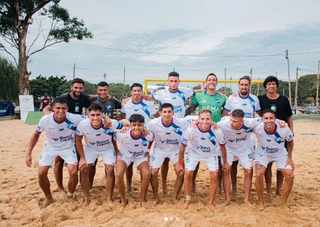 El gran equipo de fútbol playa de Argentino