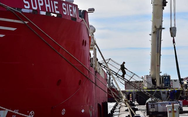Un minisubmarino de la Marina de Estados Unidos se suma a la búsqueda
