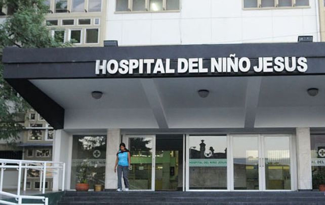 demencial. Las niñas fueron sometidas por un hombre que se desplazaba en una moto. Ayer permanecían internadas en el Hospital de Niños de Tucumán.