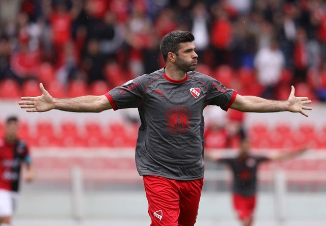 Colón no detiene su caída: perdió 3-0 contra Independiente