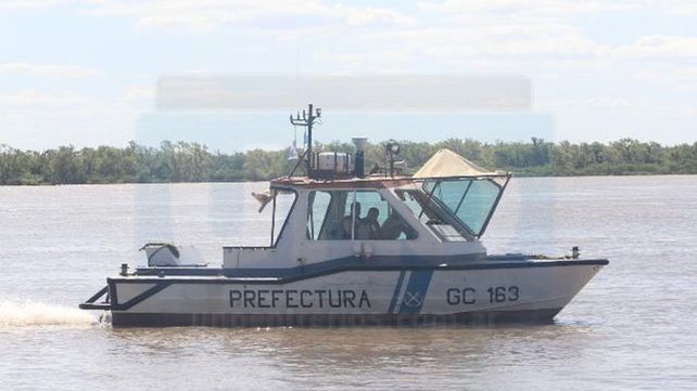 Buscan intensamente a un joven que se tiró a nadar y desapareció en el río Paraná